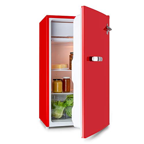 KLARSTEIN Beercracker 90L – Nevera de 90 litros, eficiencia energética clase F, incluye congelador, cajón para verduras, 3 compartimentos en la puerta, abrebotellas, 2 baldas de vidrio, rojo